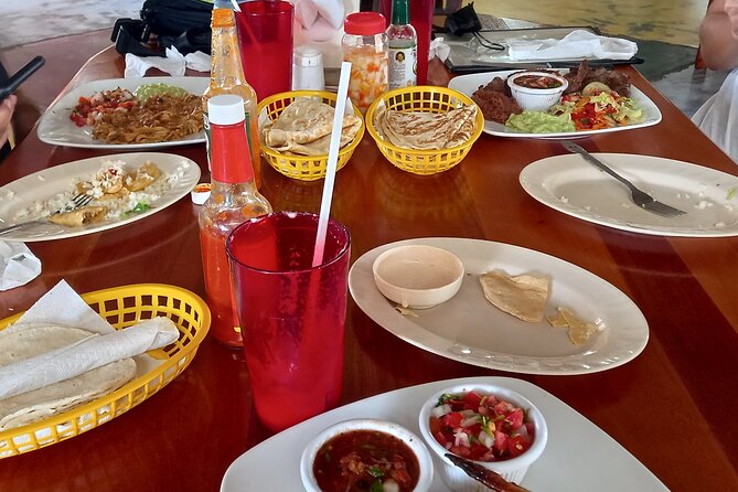 Xunantunich & Food Tour With Local Chocolate Tasting Experience - Group Size and Booking Requirements