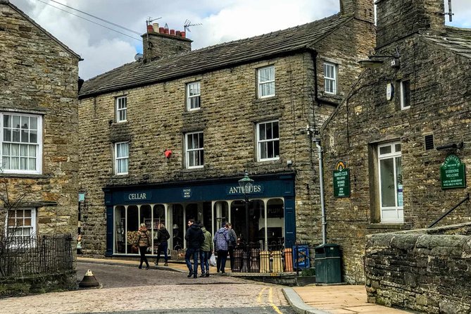Yorkshire Adventure Sightseeing Day Trip From Liverpool - Savoring the Flavors of Wensleydale