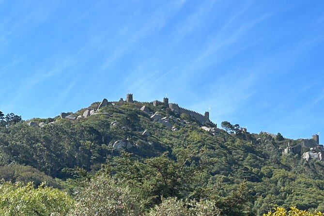 1 Hour Sightseeing Tour in Sintra With Tuktuk - Accessibility Considerations