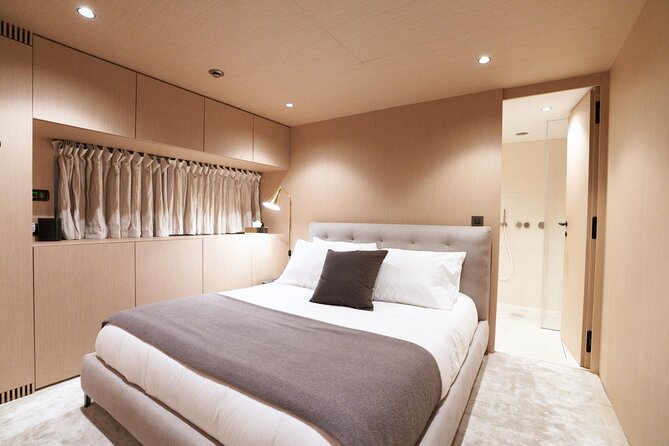 108 Ft Neoprene Overmarine Yacht - Booking Information