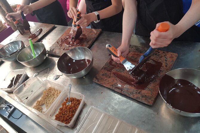 2-Hour Chocolate Bar Workshop in Paris - Family-Friendly Activity