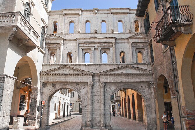 3 Hour Walking Tour of Verona and Arena - Taking in Local Culture
