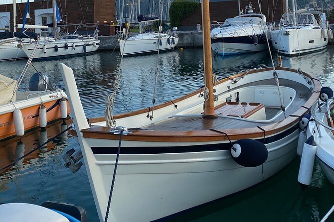 4-Hour Guided Boat Tour With Aperitif at Sunset in Spezia - Scenic Sunset Experience
