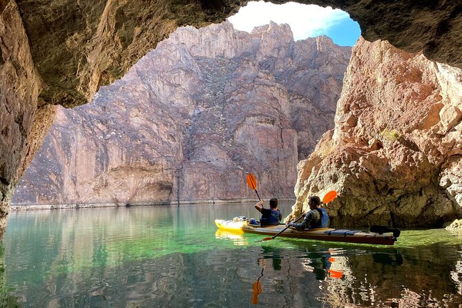 4-Hour Kayak Deluxe Tour in Emerald Cave With Catered Lunch - Transportation and Cell Service