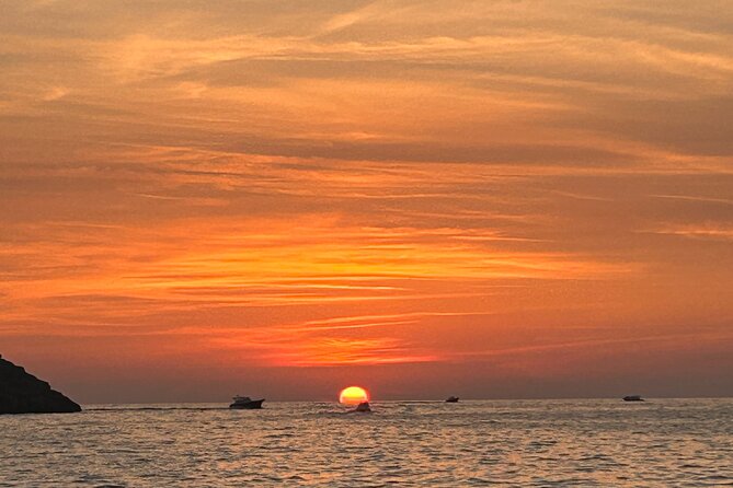 4-Hour Private Sunset Boat Tour of Sorrento - Group Size and Experience