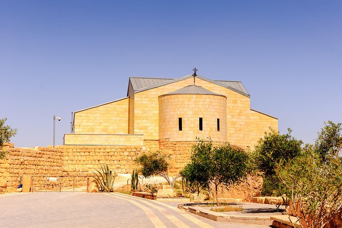 7-Night Best of Jordan Tour:Jerash, Dead Sea, Petra,Wadi Rum,and Aqaba Overnight - Exploring Jerash