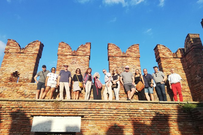 A Charming Verona Small Group Stress Free City Tour With a Local Guide - Positive Ratings and Traveler Feedback