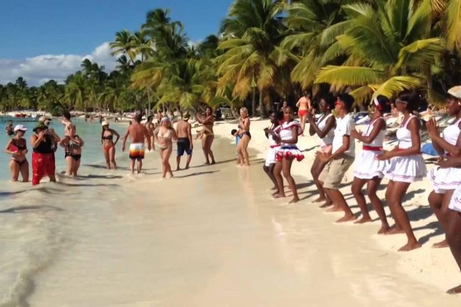 All-Inclusive Saona Island Full Day Trip and Catamaran Cruise From Santo Domingo - Start and End Times