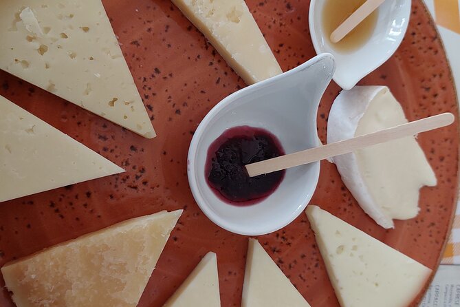 An Authentic Food & Wine Tour With a Sommelier in Pisa - Product Code for Reference