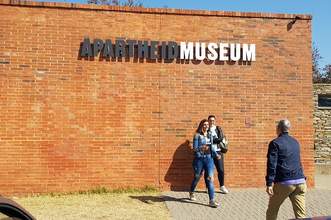Apartheid Museum Tour From Johannesburg - Exploring the Apartheid Museum