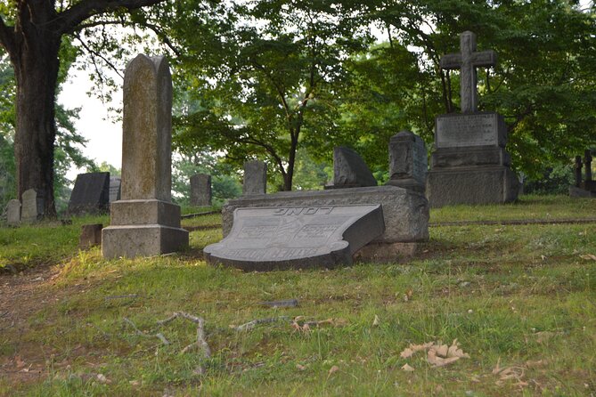 Asheville Ghost Tour: A Walk Through Riverside Cemetery & Montford Neighborhood - Parking and Transportation Tips