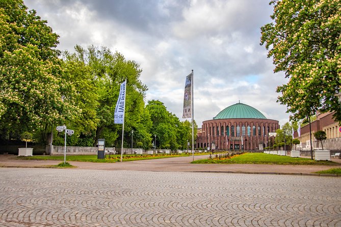 Best Intro Tour of Dusseldorf With a Local - Reviewing the Tour Experience