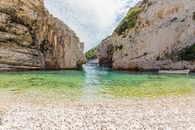 Blue Cave, Blue Lagoon, Pakleni Islands Group Boat Tour From Hvar - Discovering the Blue Lagoon