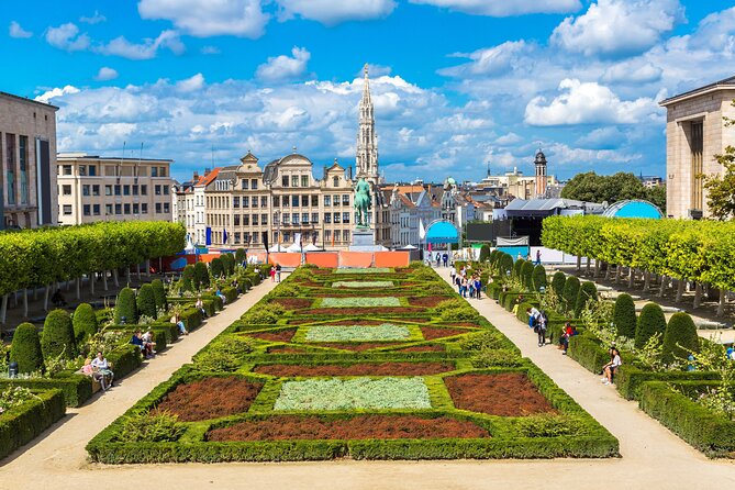 Brussels Christmas Markets: Private All-Day Tour - Visiting Iconic Landmarks