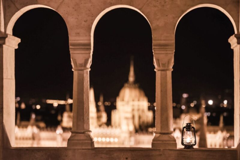Budapest: Buda Castle District Vampires and Myths Night Tour - Tips for Participants