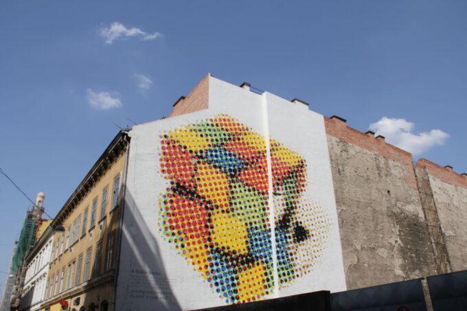 Budapest: Street Art Tour - Accessibility and Group Size