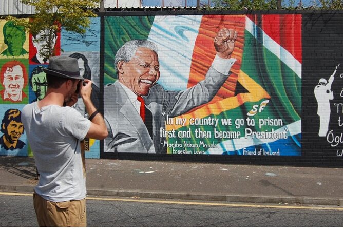 Cab Tours Belfast Famous Black Taxi Tours 2hr Iconic Adventure - Iconic Sites Visited