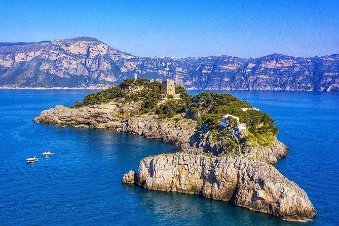 Capri and Positano Private Boat Tour - Capturing the Breathtaking Coastal Scenery