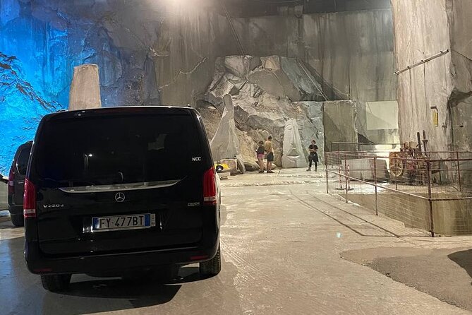 Carrara Marble Tour by Shuttle From Lucca, Pisa or La Spezia Port - Engaging and Knowledgeable Guides