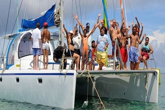 Catamaran, BBQ, Gabriel Island, Plate Island, Coin De Mire - Onboard Experience