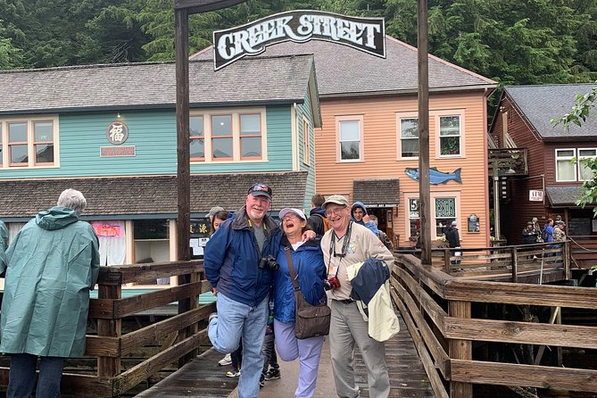 Cruisin and Boozin - 90 Minute Historical Walking Tour of Sites and Bars - Guest Reviews and Ratings