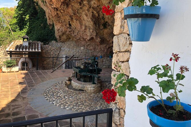 Cultural Walking Tour Discovering Mijas - Notable Attractions