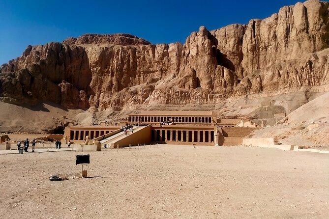 Day Tour Luxor East and West Banks - Discovering the West Bank