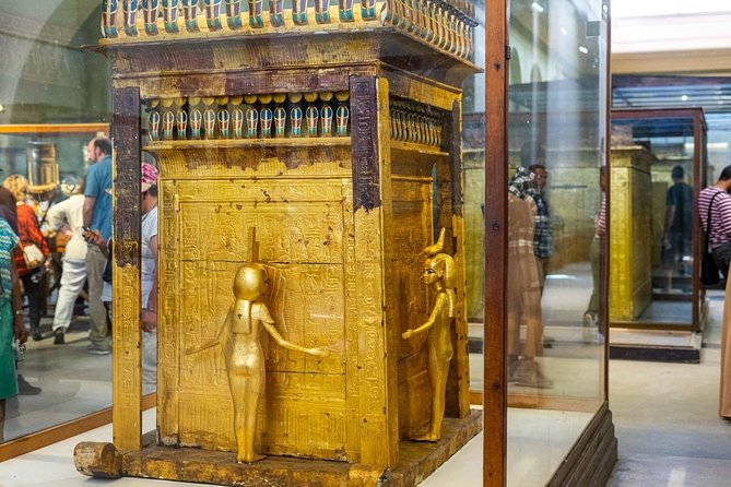 Day Trip to Cairo From Luxor by Flight With Sightseeing Lunch Airport Transfers - Dining Experience During the Trip