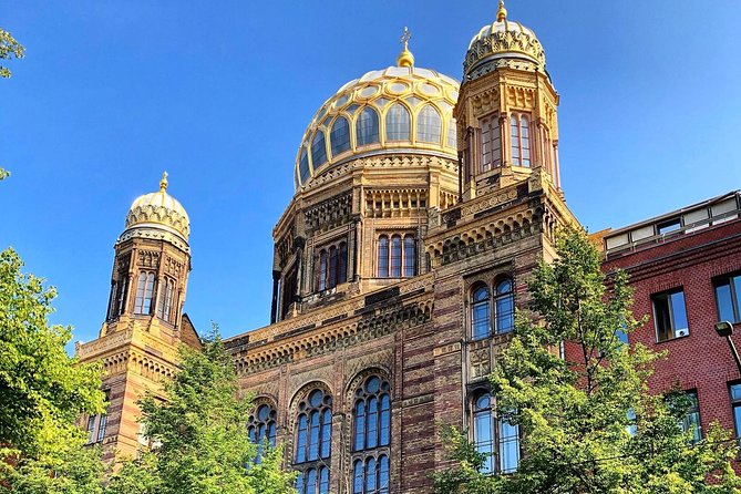 Deluxe Berlin Tour From Warnemünde Port: Gourmet Food, Wines & Top Sights - Indulging in Gourmet Cuisine