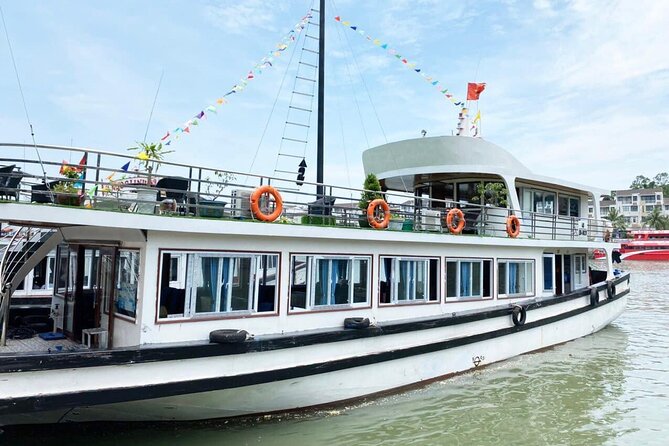 Deluxe Halong Bay Day Cruise Small Group With Better Care - Dining Options