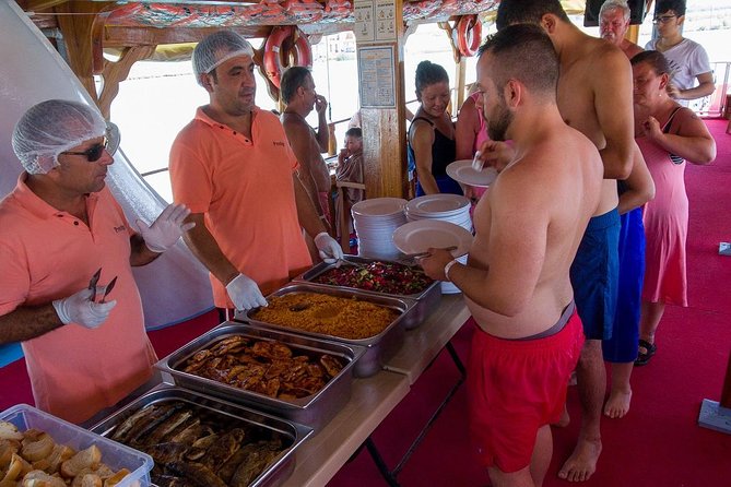 Dolphin Islands Boat Trip Review: Worth It - Highlights: Lunch and Scenery