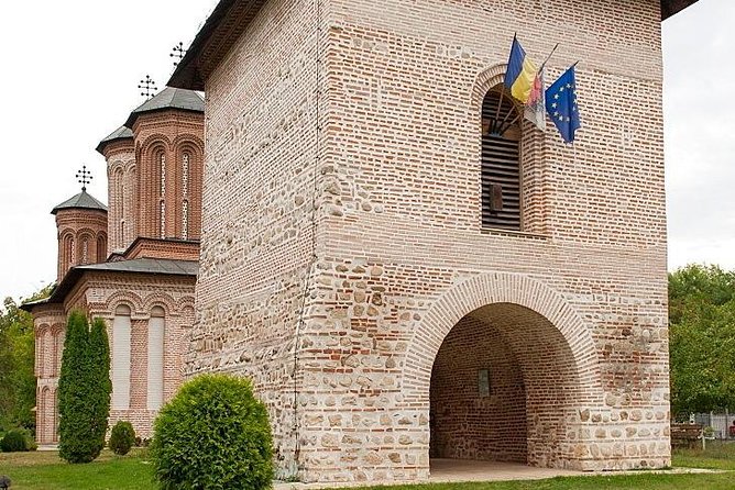Draculas Tomb and Mogosoaia Palace, Private Tour From Bucharest - Meeting and Pickup Details