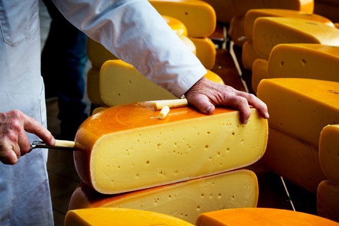 E-Scavenger Hunt Gouda: Explore the City at Your Own Pace - Discover Goudas Historic City Center