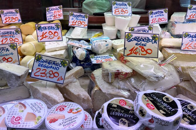 Eating Milan Street Food Tour With Guided Tasting and Sightseeing - Traveler Feedback and Recommendations