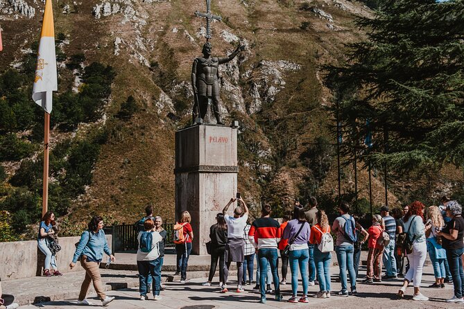 Excursion to the Lakes of Covadonga and Cangas De Onís From Gijón - Accessibility and Participation