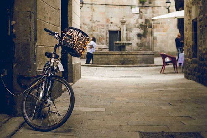 Explore Barcelonas Best Street Art Quarter With a Local - Ask Away