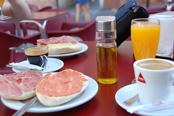 Family Tour in Seville . Private - Exploring Seville