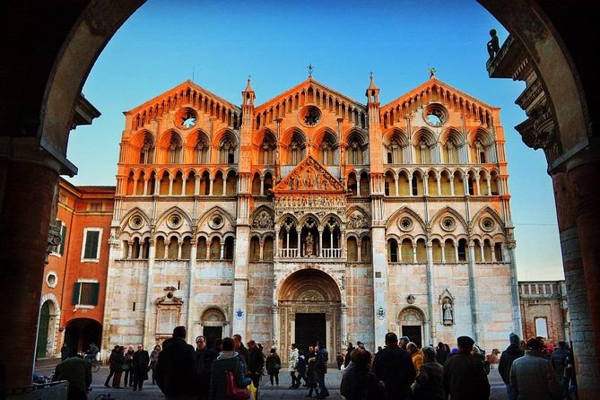Ferrara Private Walking Tour - Ferraras Majestic Castello Estense