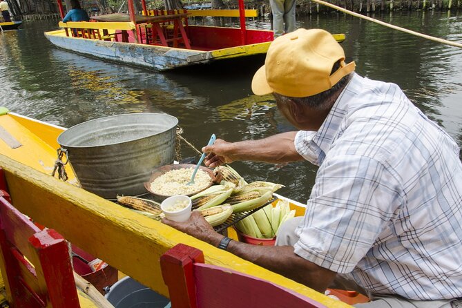 Floating Flower Gardens of Xochimilco With a Local: Private & Personalized - Exploring the Xochimilco Canals