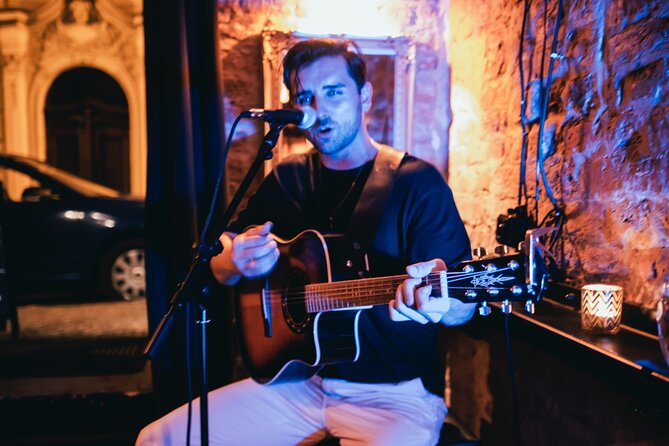 Friday Night Live Music and Cocktails Ticket in Kontakt Bar - Music Experience