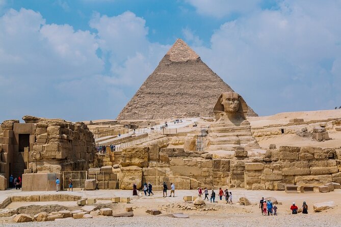 From Cairo: Private Crowd Free Half Day Pyramids Adventure - Unique Features of the Sphinx