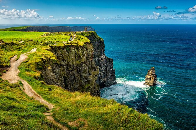 Full Day Private Tour to The Cliffs of Moher, Bunratty Castle - Highlights of Bunratty Castle