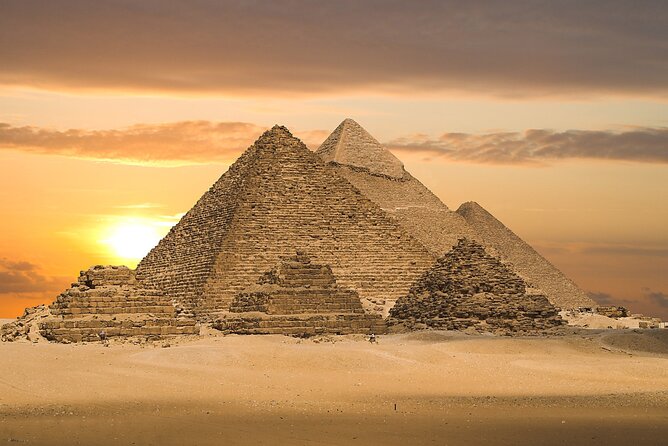 Full-Day Tour in Giza Pyramids and Sphinx (Small Group) - Tour Highlights