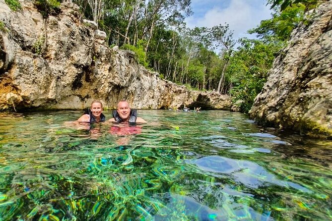 Full-Day Tour of Tulum Ruins and Cenotes With Lunch - Exploring the Tulum Ruins