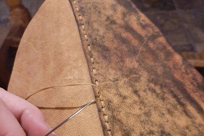 Genuine Leather Tote Bag Workshop in Leiden - Local Hosts Expertise