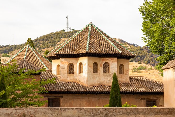 Granada (Alhambra) Scavenger Hunt and Sights Self-Guided Tour - Pricing and Booking Options