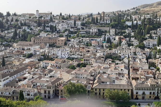 Granada Tour in Alhambra Albaicin and Sacromonte - Frequently Asked Questions