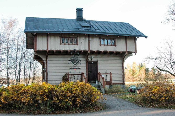 Grand Helsinki City Tour and Seurasaari Open Air Museum PRIVATE - Taking in Traditional Finnish Lifestyle