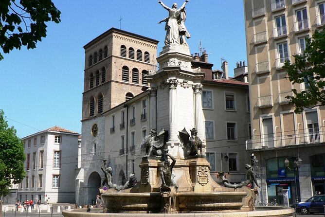Grenoble Scavenger Hunt and Sights Self-Guided Tour - Highlights of the Self-Guided Experience