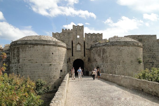 Guided Rhodes City by Night With Lunch & Live Greek Music - Participant Feedback and Ratings